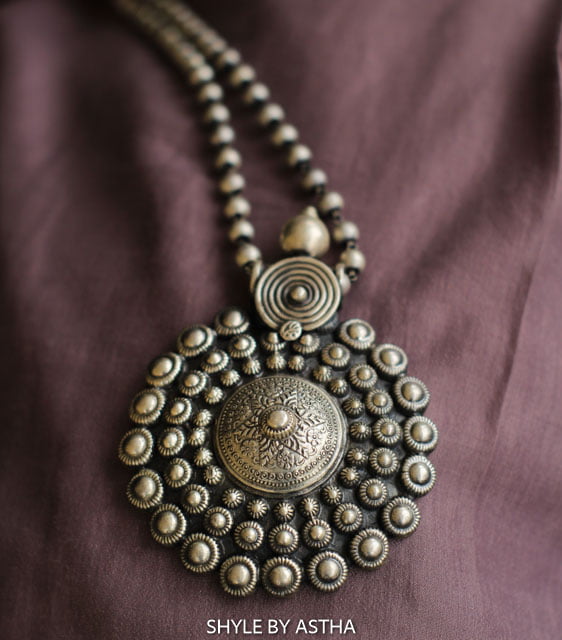 Anvaya Embossed Concentric Classic Necklace
