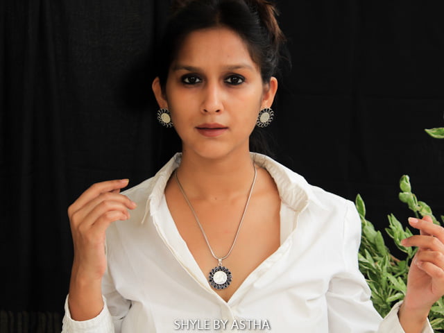 Essence Fine Victorian Coin Necklace Set