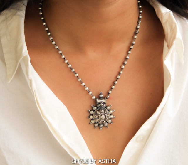 Moh Intricate Flora Embossed Necklace