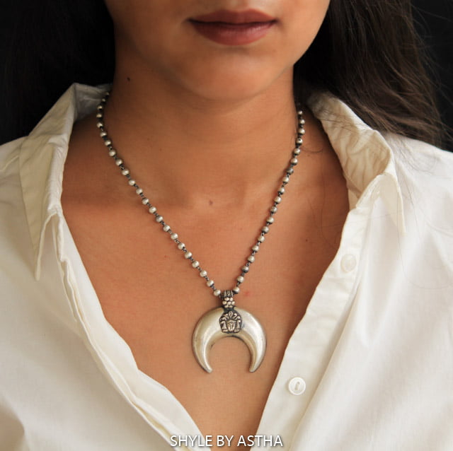 Moh Durga Motif Crescent Moon Ball Necklace
