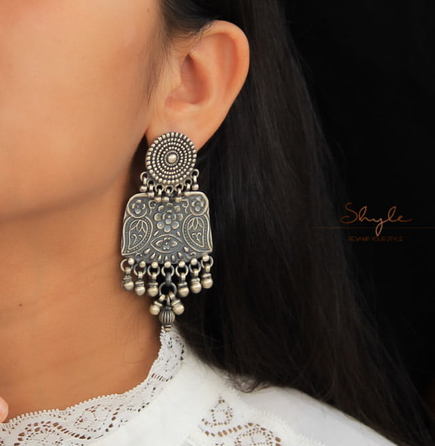 Mizoya Daana Art Motif Intricate Earrings