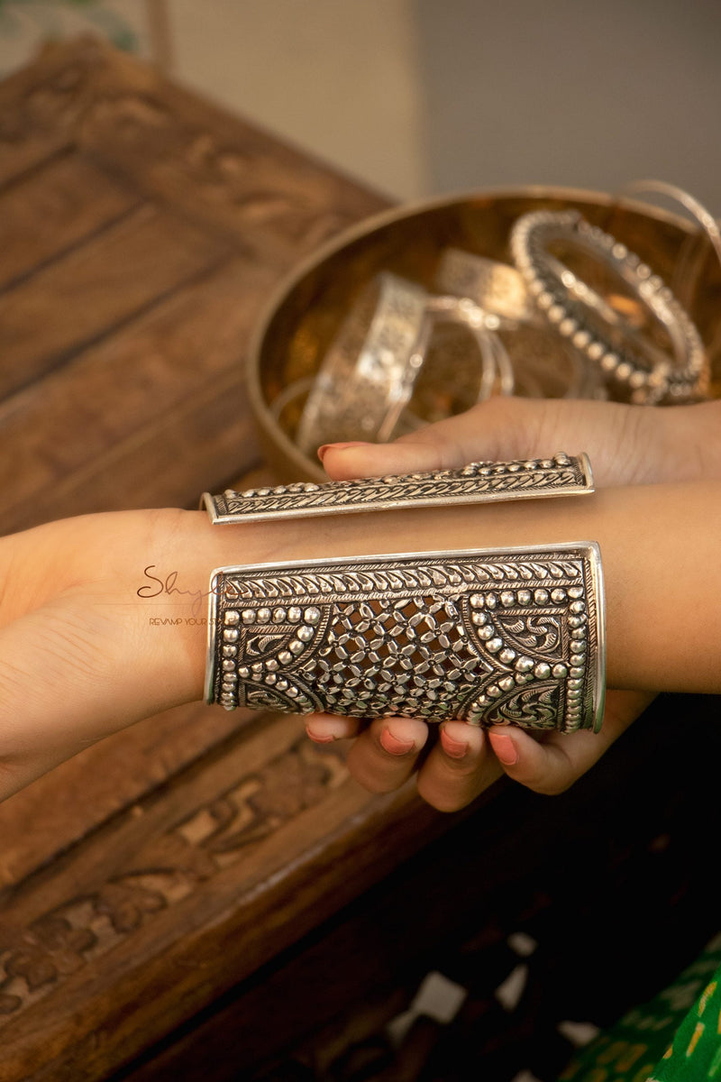 Tattva Classic Jali Chitai Detailed Statement Kada