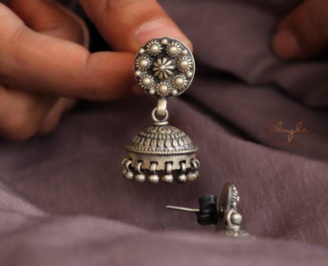 Moh Embossed Motif Intricate Jhumki
