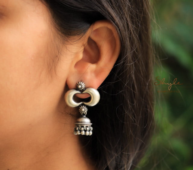 Moh Fine Embossed Motif Jhumki