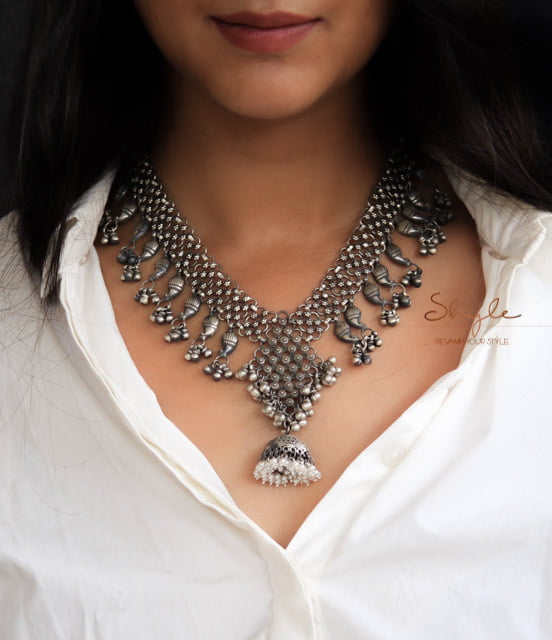 Tattva Intricate Jali Ghughri Necklace