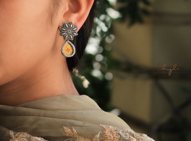 Moh Flower Motif Colored Drop Earrings