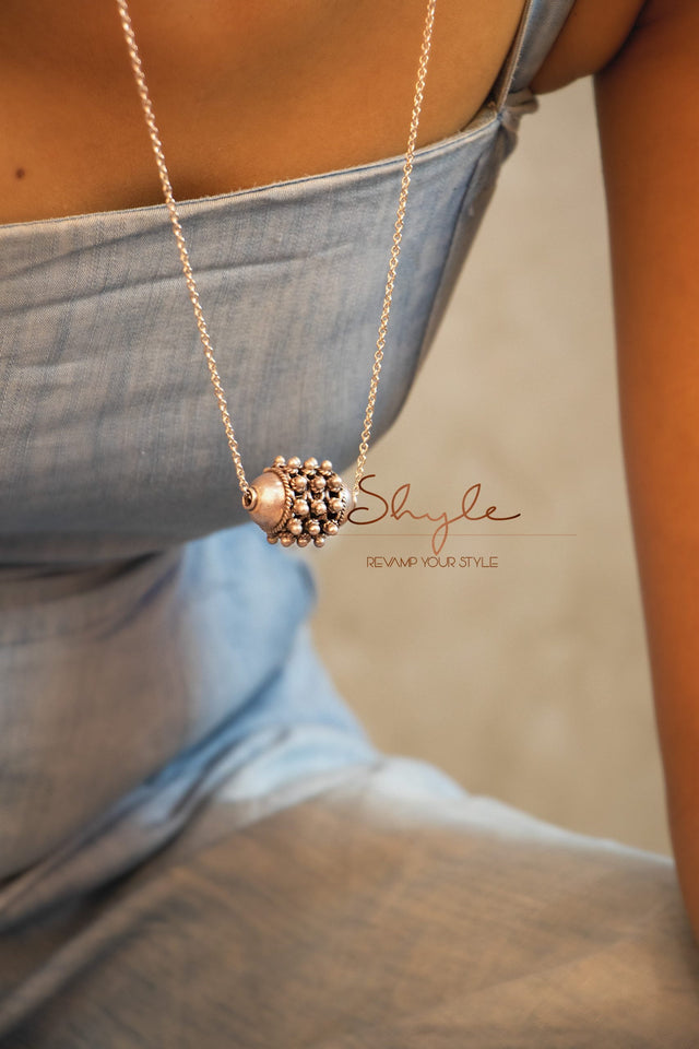 Moh Dot Embossed Necklace