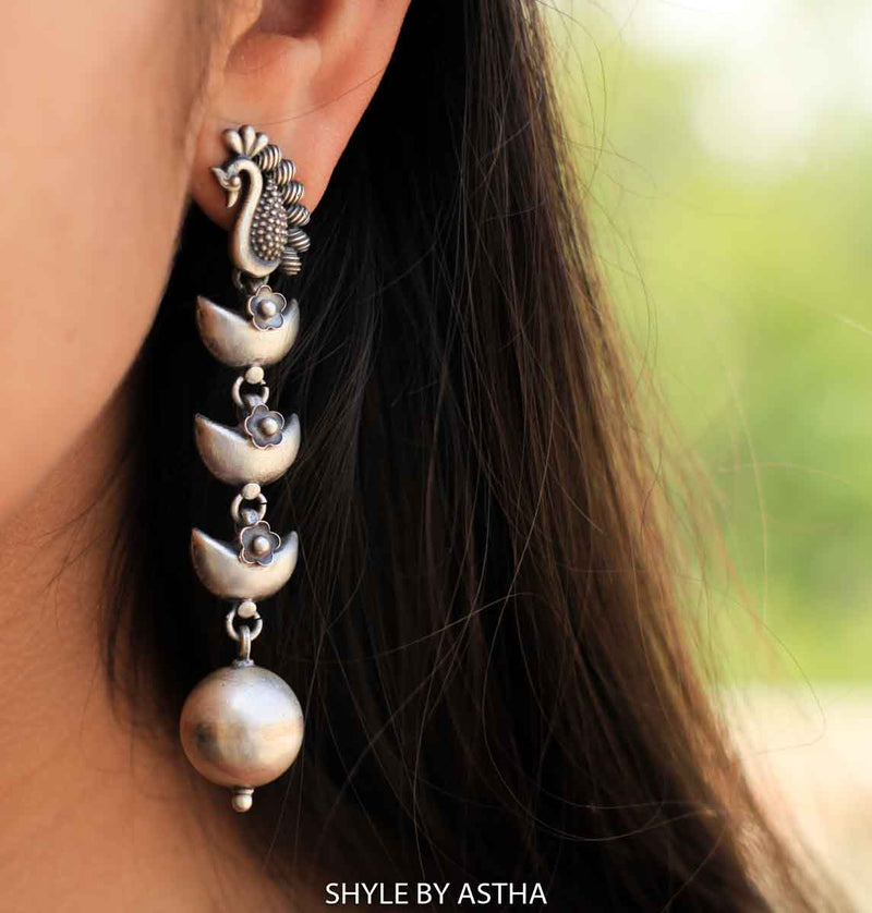 Mizoya Crescent Moon Layered Earrings