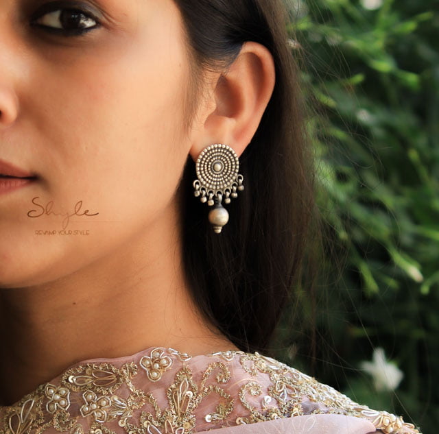 Moh Concentric Daana Motif Drop Earrings model