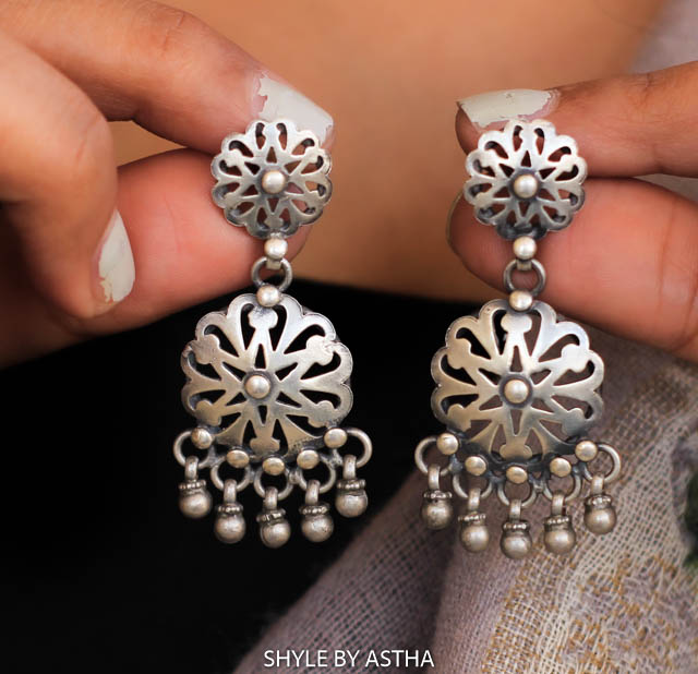 Adya Carved Layered Earrings