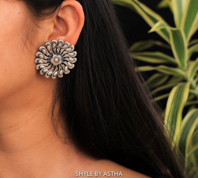 Moh Mini Parrot Cluster Stud