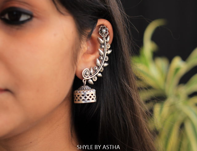 Moh Freshwater Pearl Bell Leaf Earcuff model