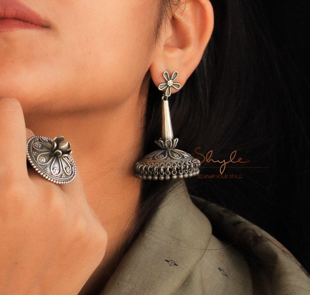 Moh Blooming Flower Statement Jhumka model
