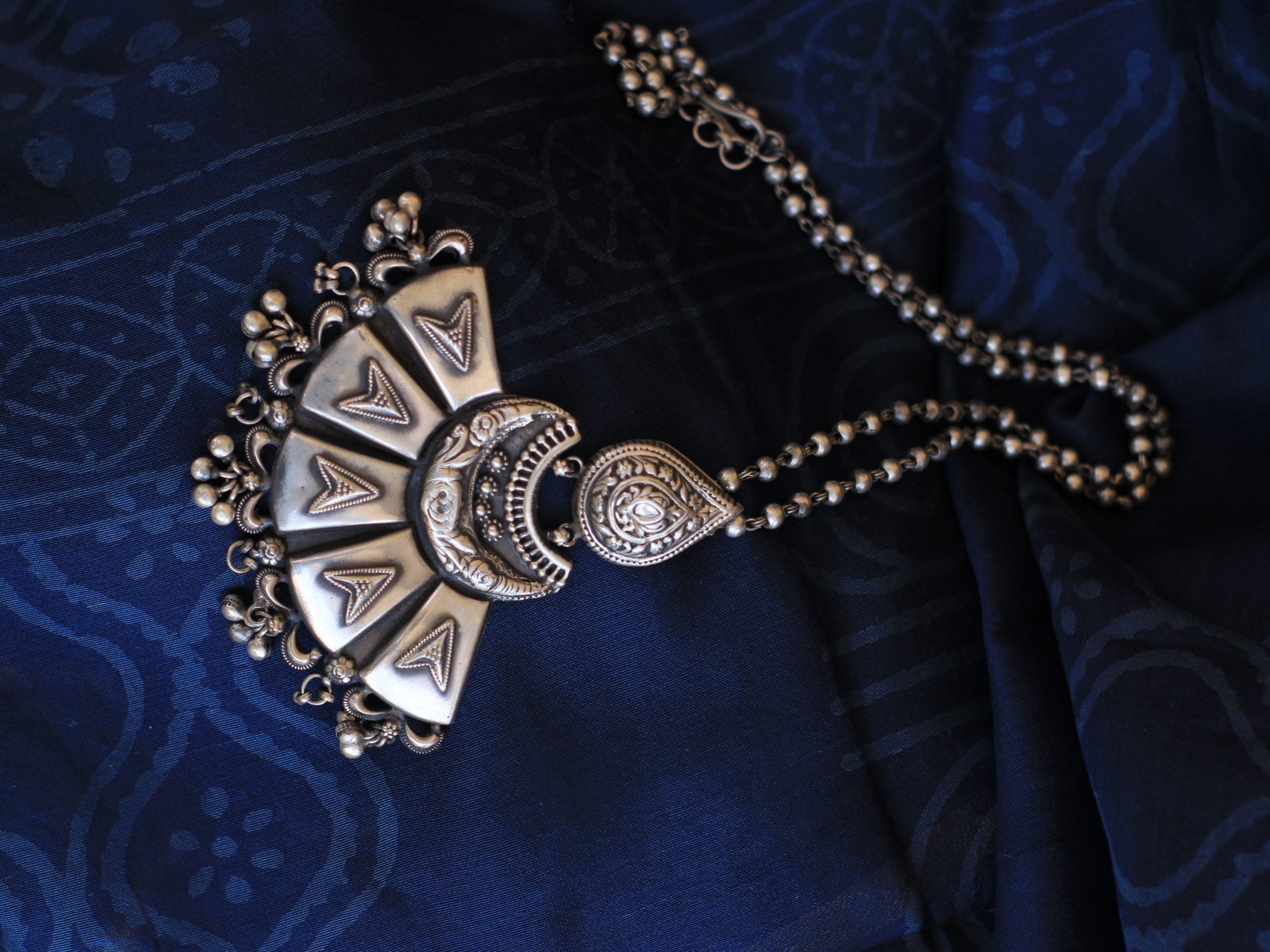 Anvaya Classic Detailed Necklace