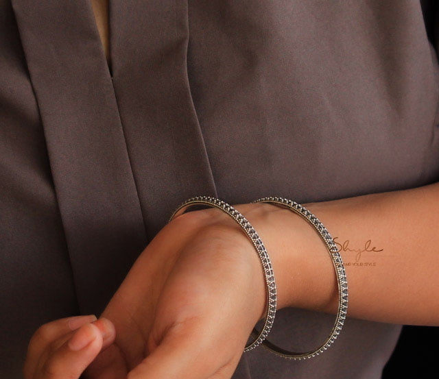 Anvaya Daana Detailed Bangle primary