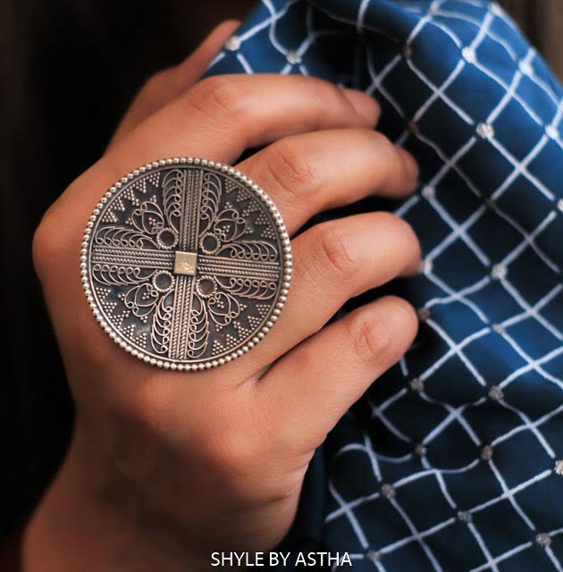 Anvaya Daana Art Classic Ring