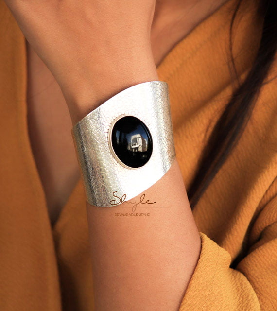 Essence Black Onyx Textured Cocktail Kada