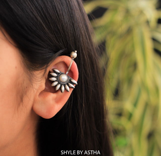 Adya Petal Pearl clip on Bugadi