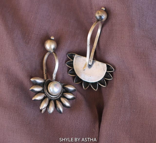 Adya Petal Pearl clip on Bugadi