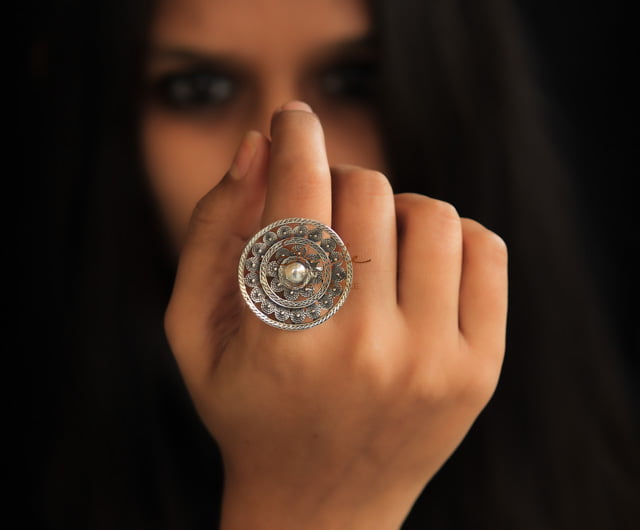 Adya Mini flower sequence ring