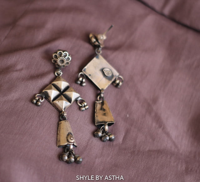 Mizoya Quirky Embossed Earrings