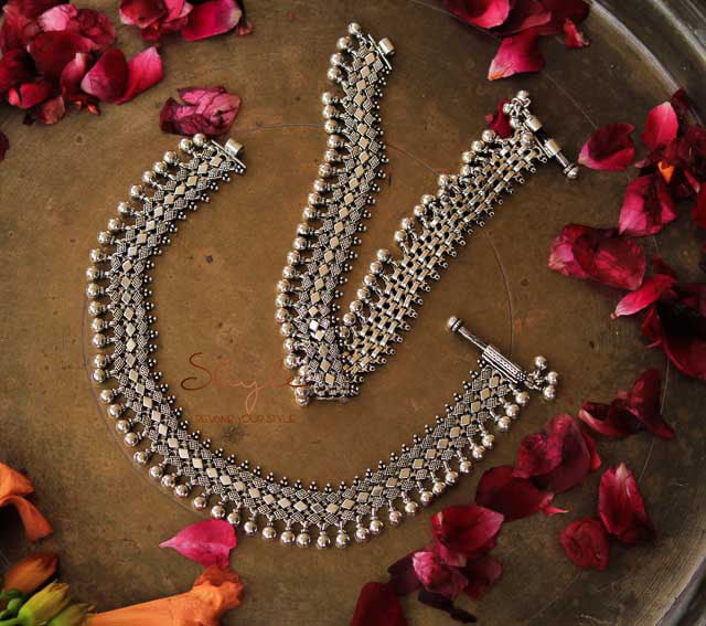 Tattva Intricate Guthau Ghughri Anklet Pair primary