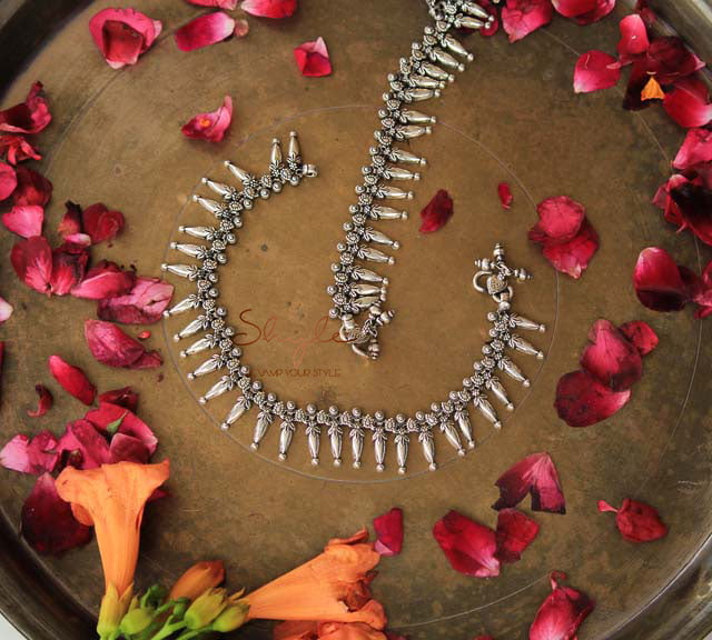 Tattva Leaf Drop Ethnic Anklet Pair