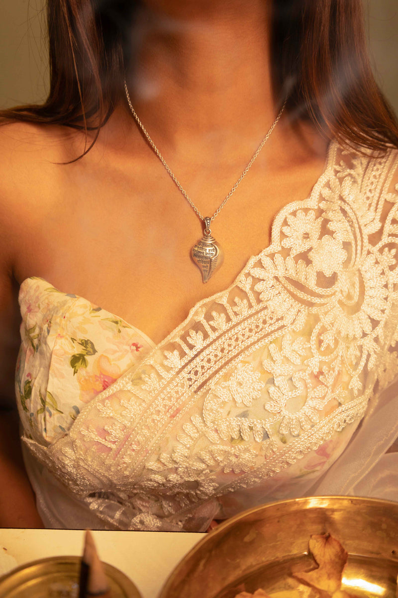 Krishna Vasudevaya Shri Krishna Shankha Pendant