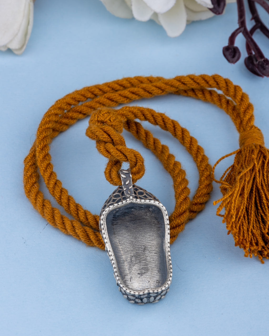 Maahri Chokhi Jutti Dori Necklace