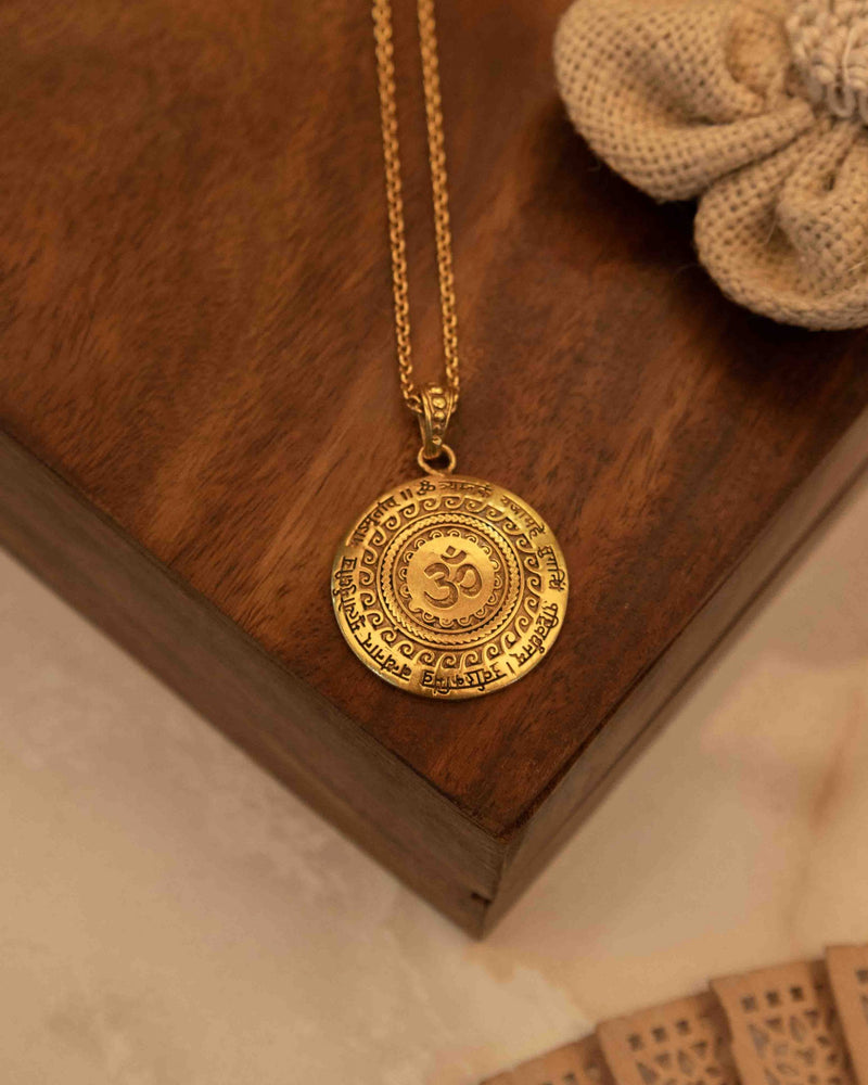 Maha Mrityunjaya Mantra Om Gold Necklace