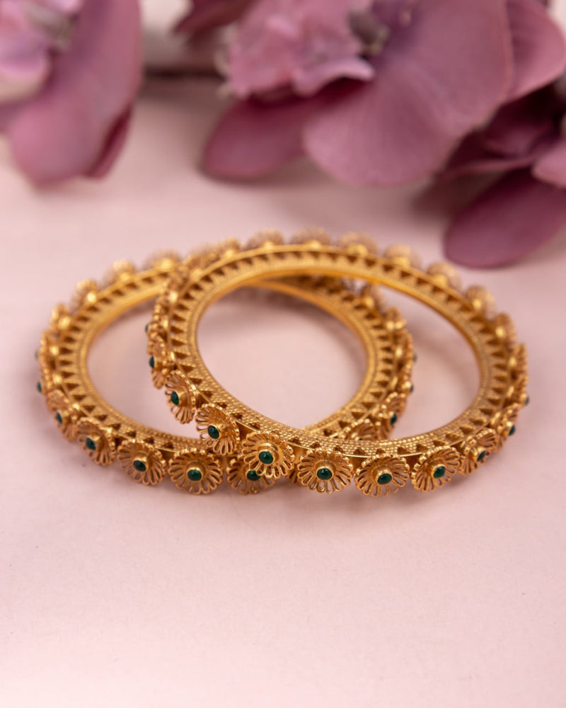 Mizoya Carved Flower Green Gold Jadau Kada
