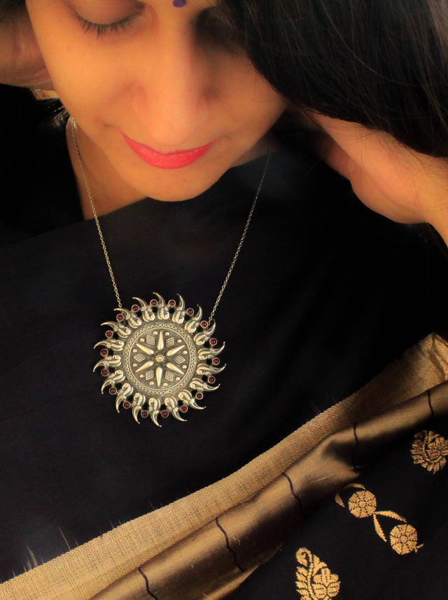 Mizoya Mini Parrot Chakra Pendant
