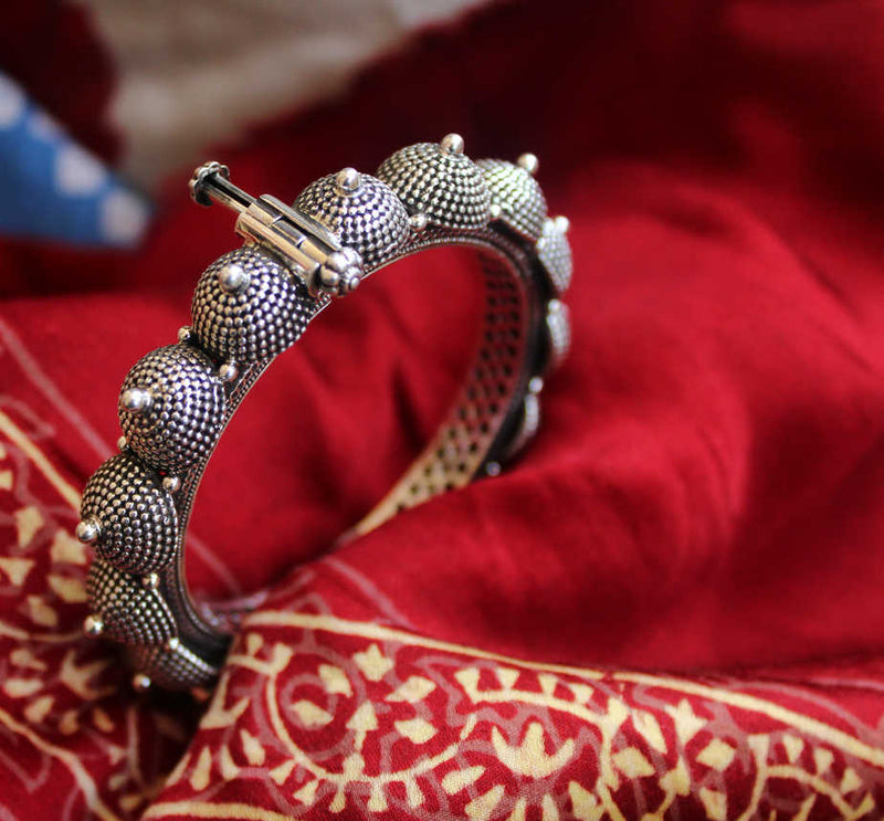 Mizoya Spiked Daana Art Kada