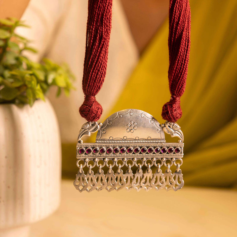 Mizoya Vintage Detailed Carved Drop Dori Necklace