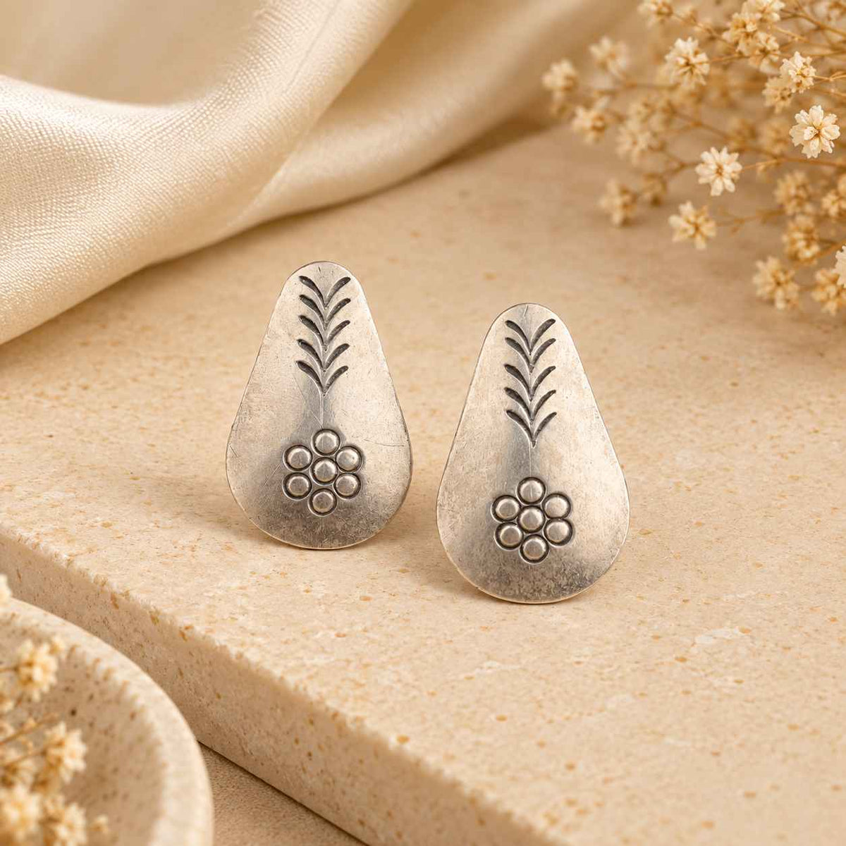Mizoya Heirloom Leaf Drop Dori Necklace Set