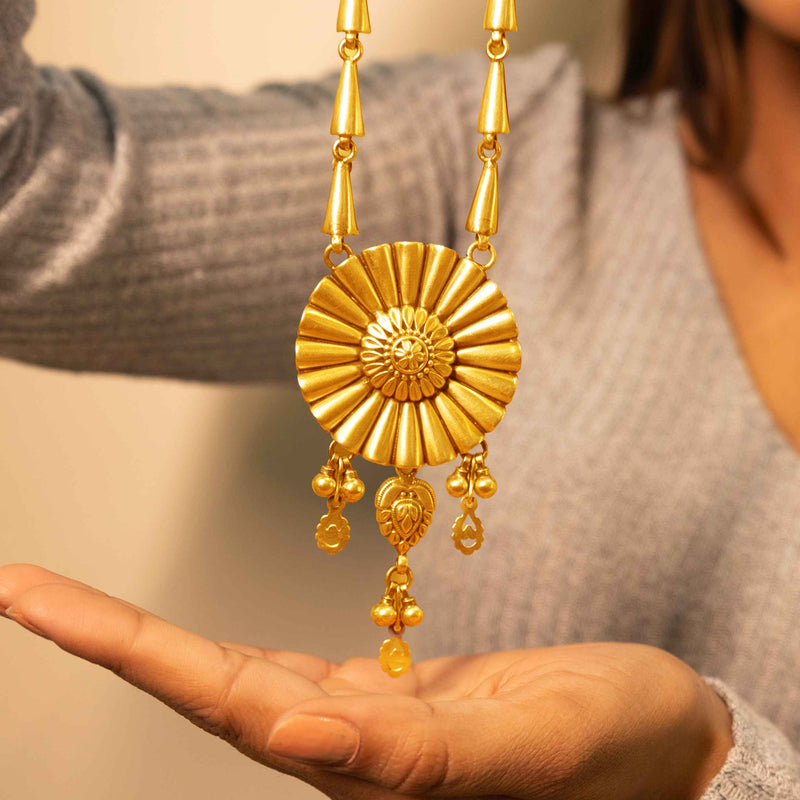 Mizoya Embossed Carved Drop Classic necklace