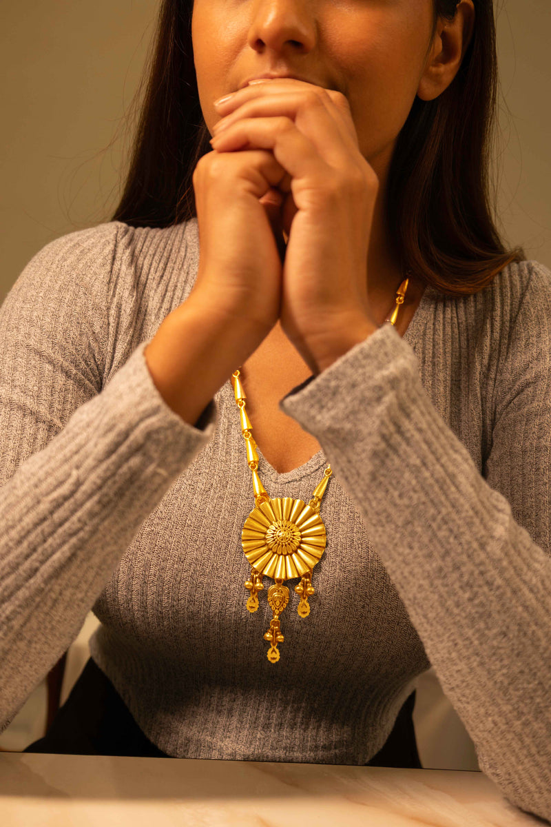 Mizoya Embossed Carved Drop Classic necklace
