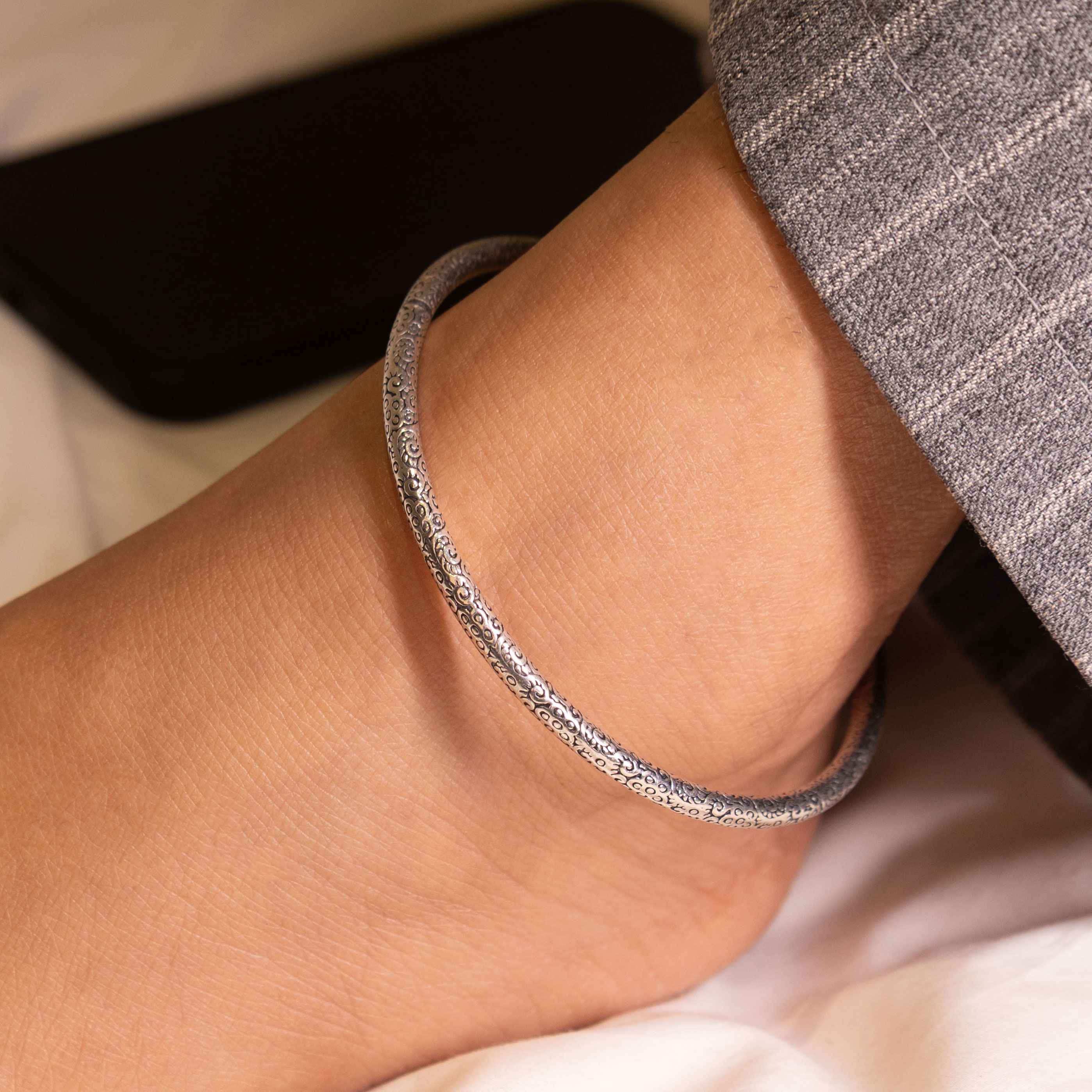 Mizoya Engraved Silver Ankle Kada