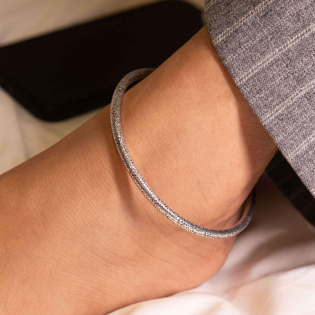 Mizoya Engraved Silver Ankle Kada