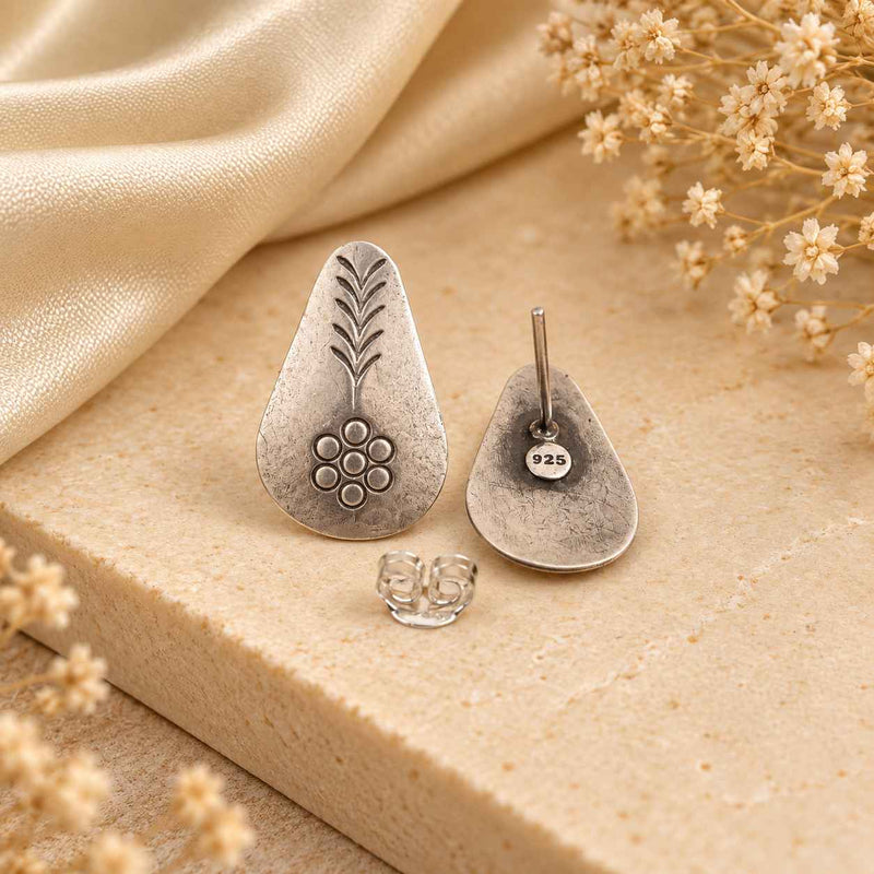 Mizoya Heirloom Leaf Drop Stud Earring