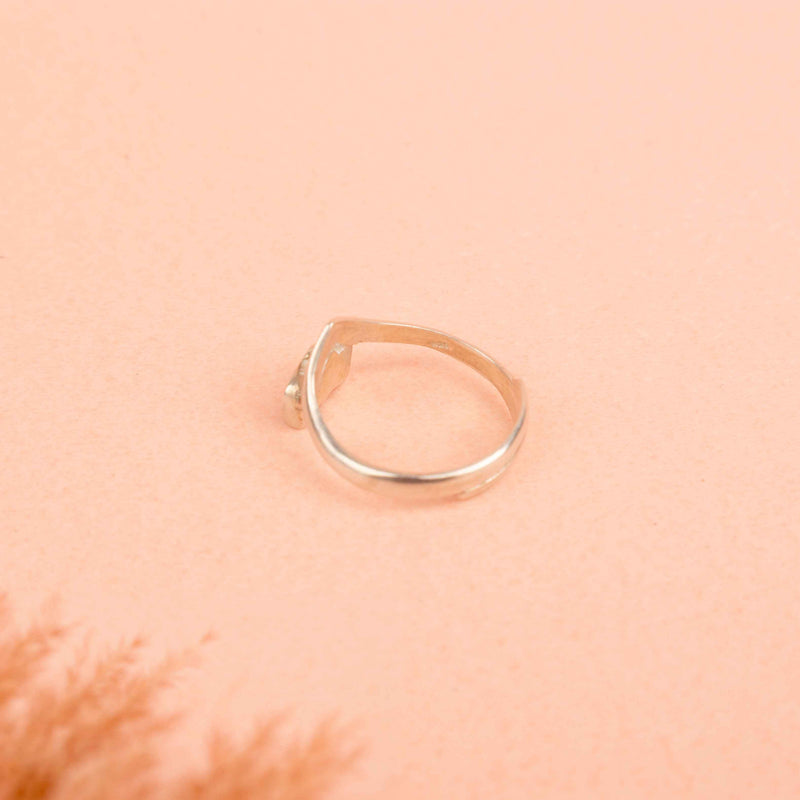 Mizoya Kundan Lotus Ring