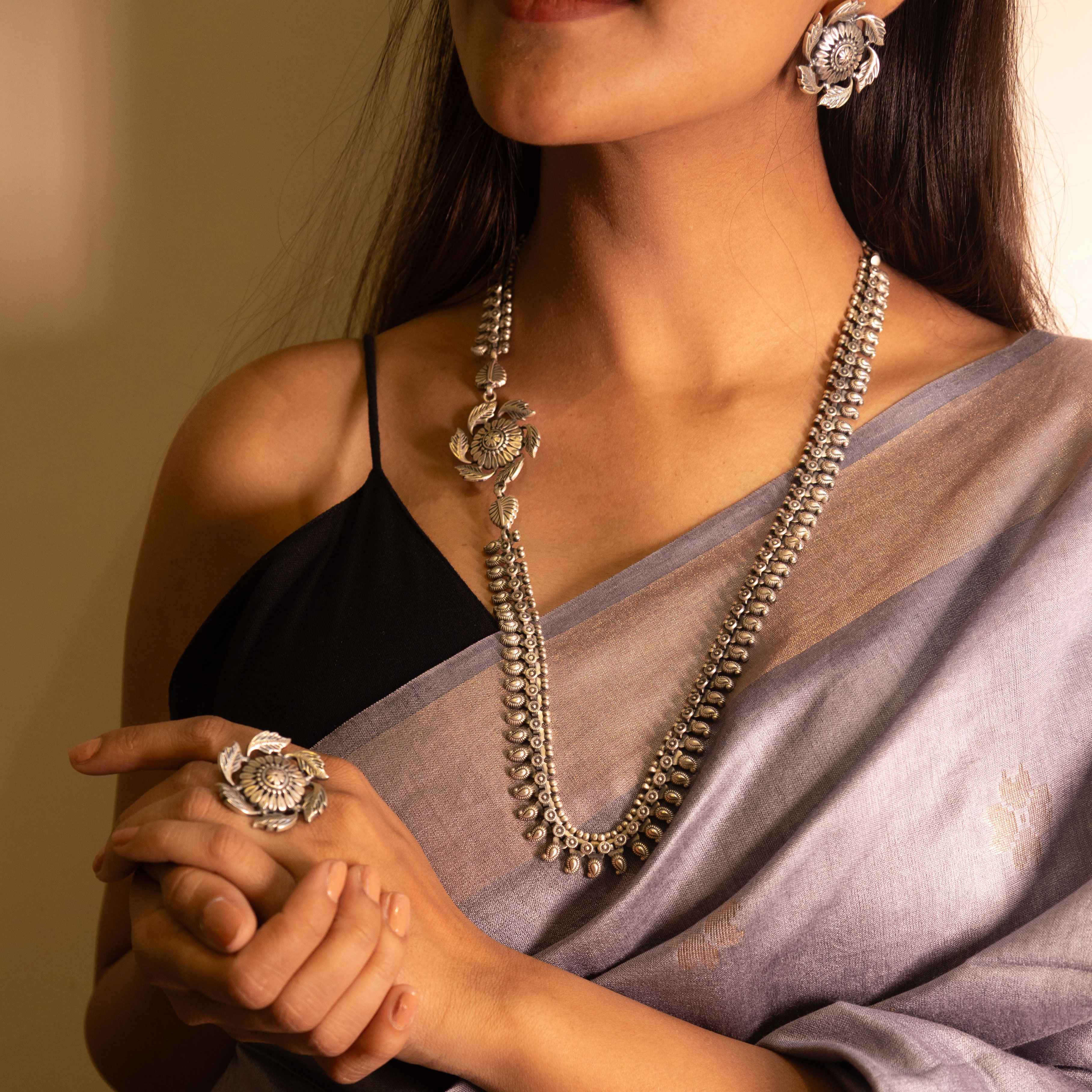 Mizoya Patti Border Motif Classic Paisley Necklace Earring Ring Set