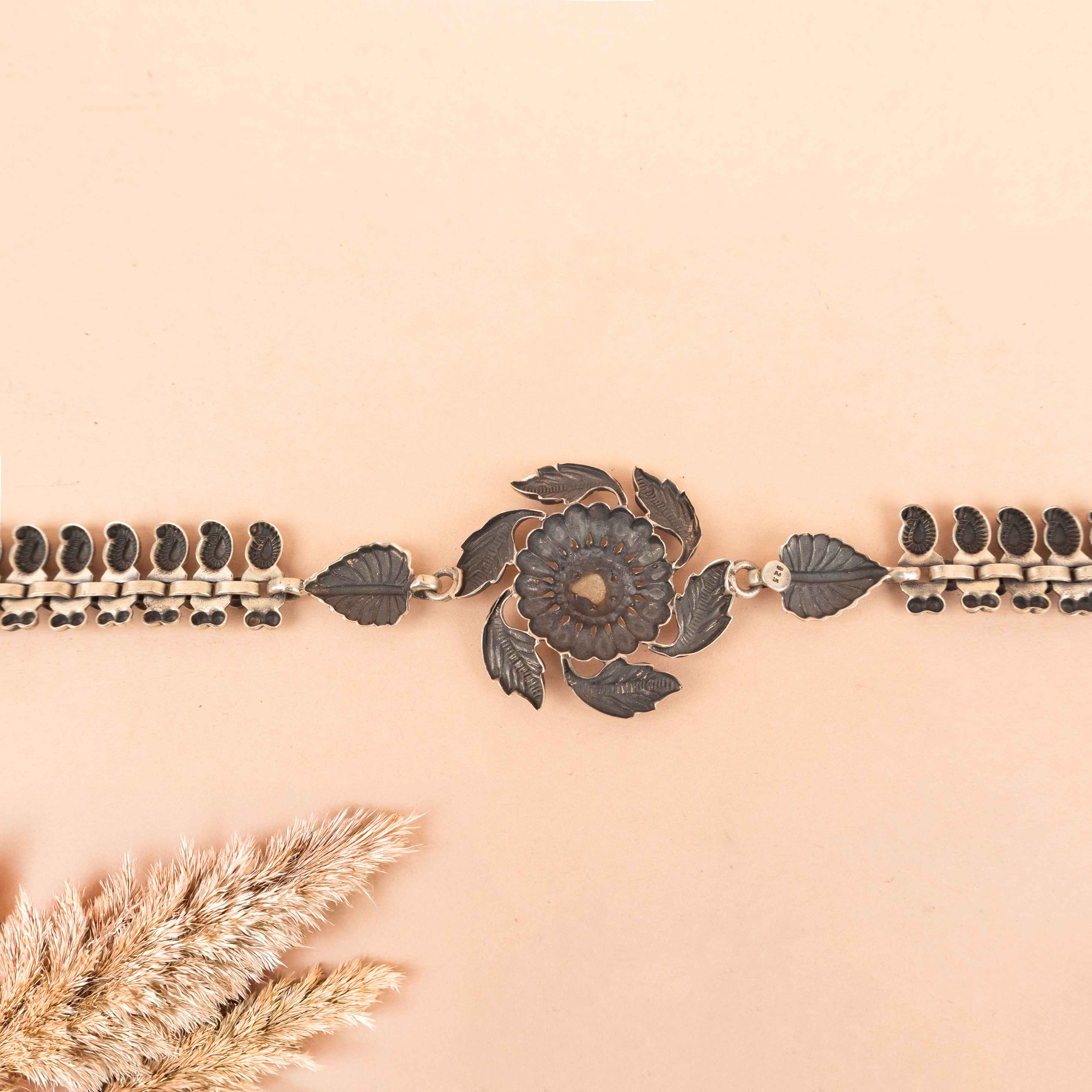 Mizoya Patti Border Motif Classic Paisley Necklace