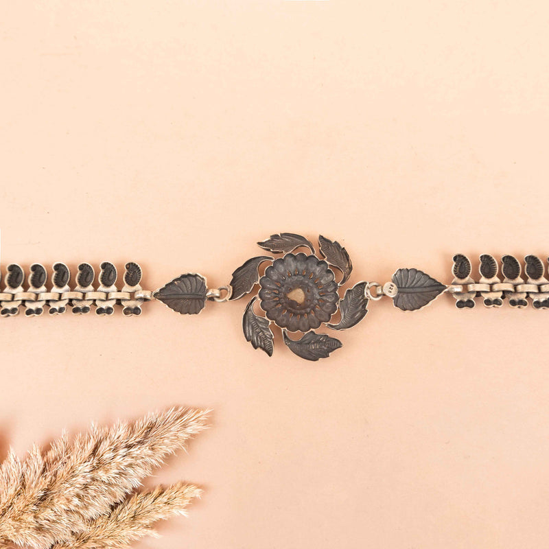 Mizoya Patti Border Motif Classic Paisley Necklace