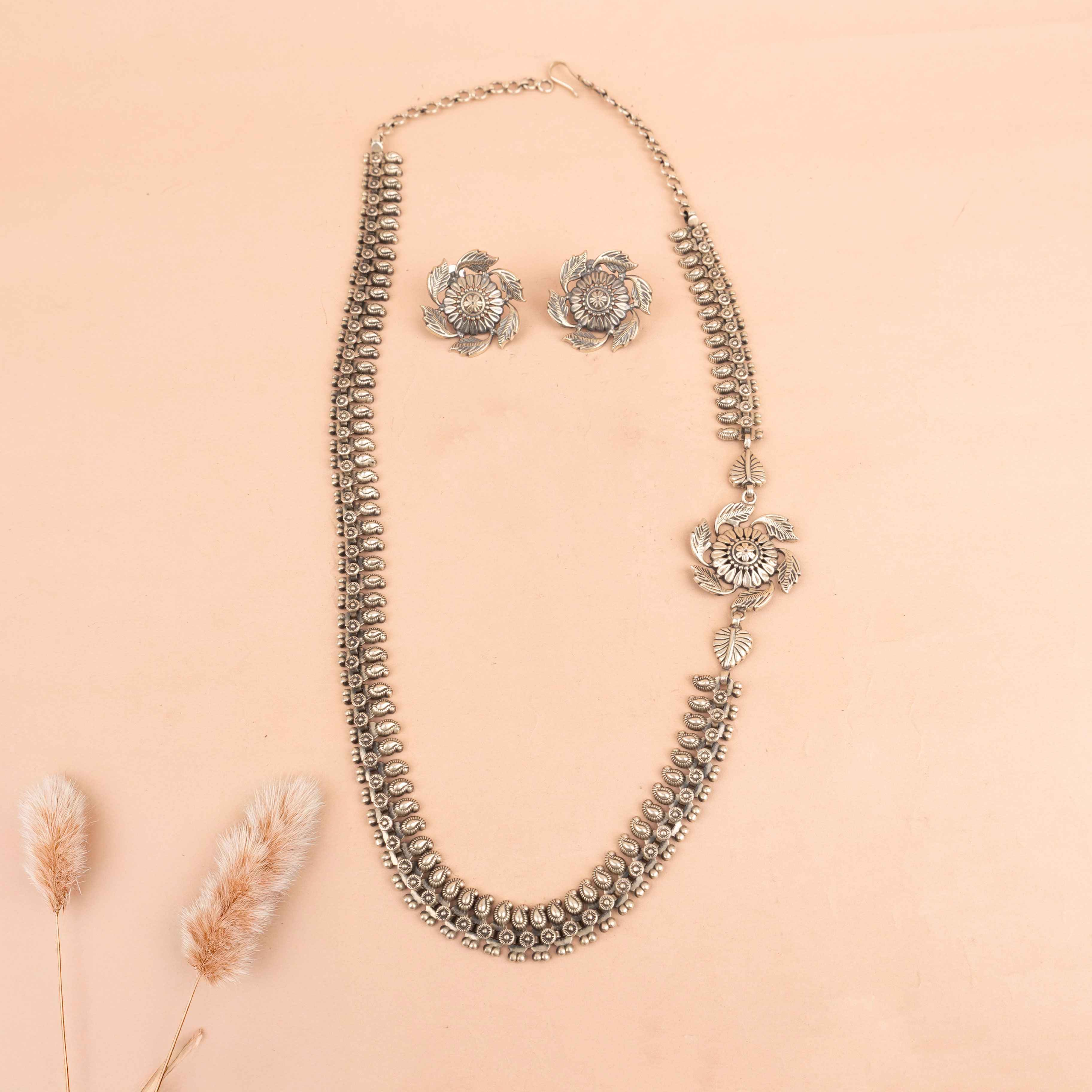 Mizoya Patti Border Motif Classic Paisley Necklace Set