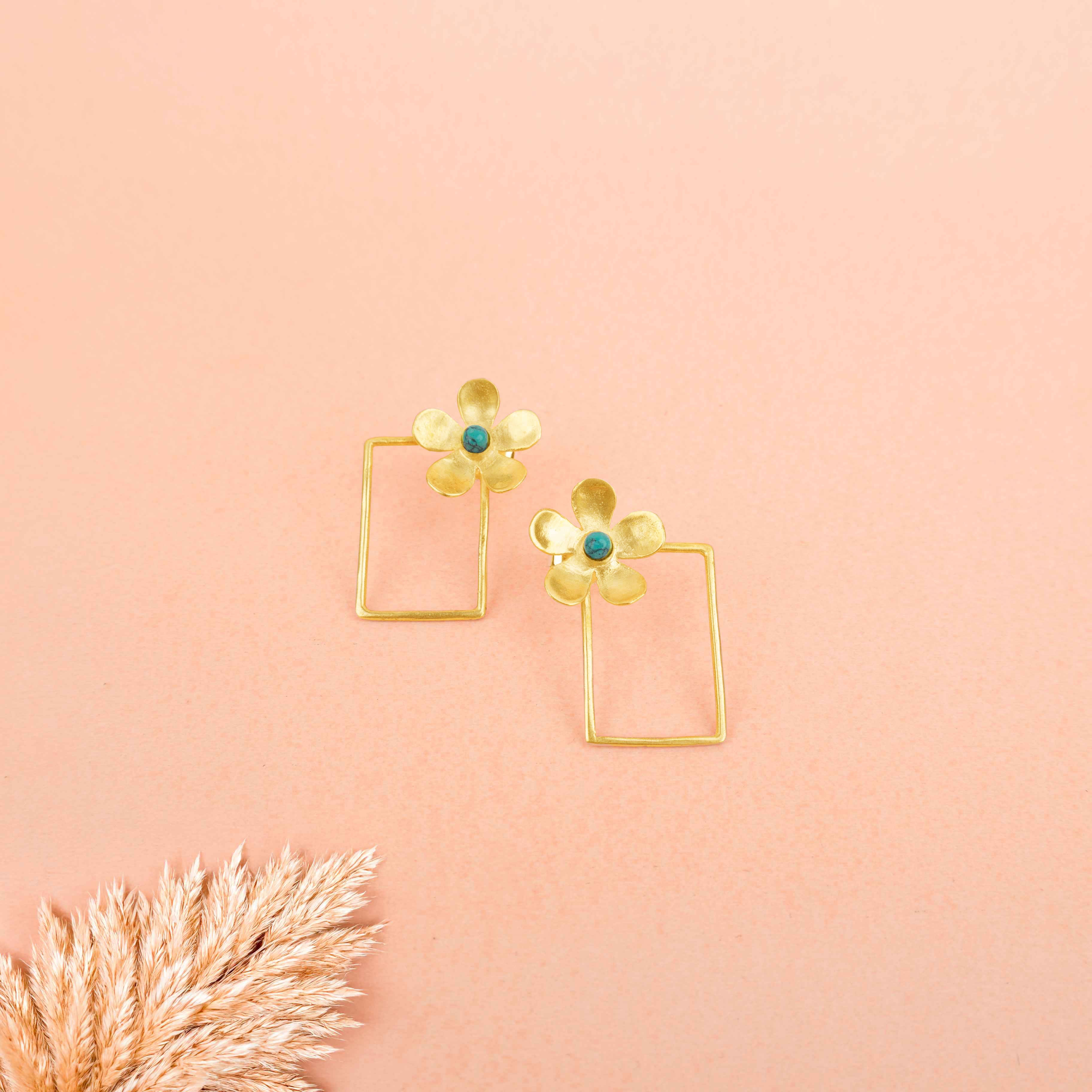 Moh Bloom Frame Stud Earrings