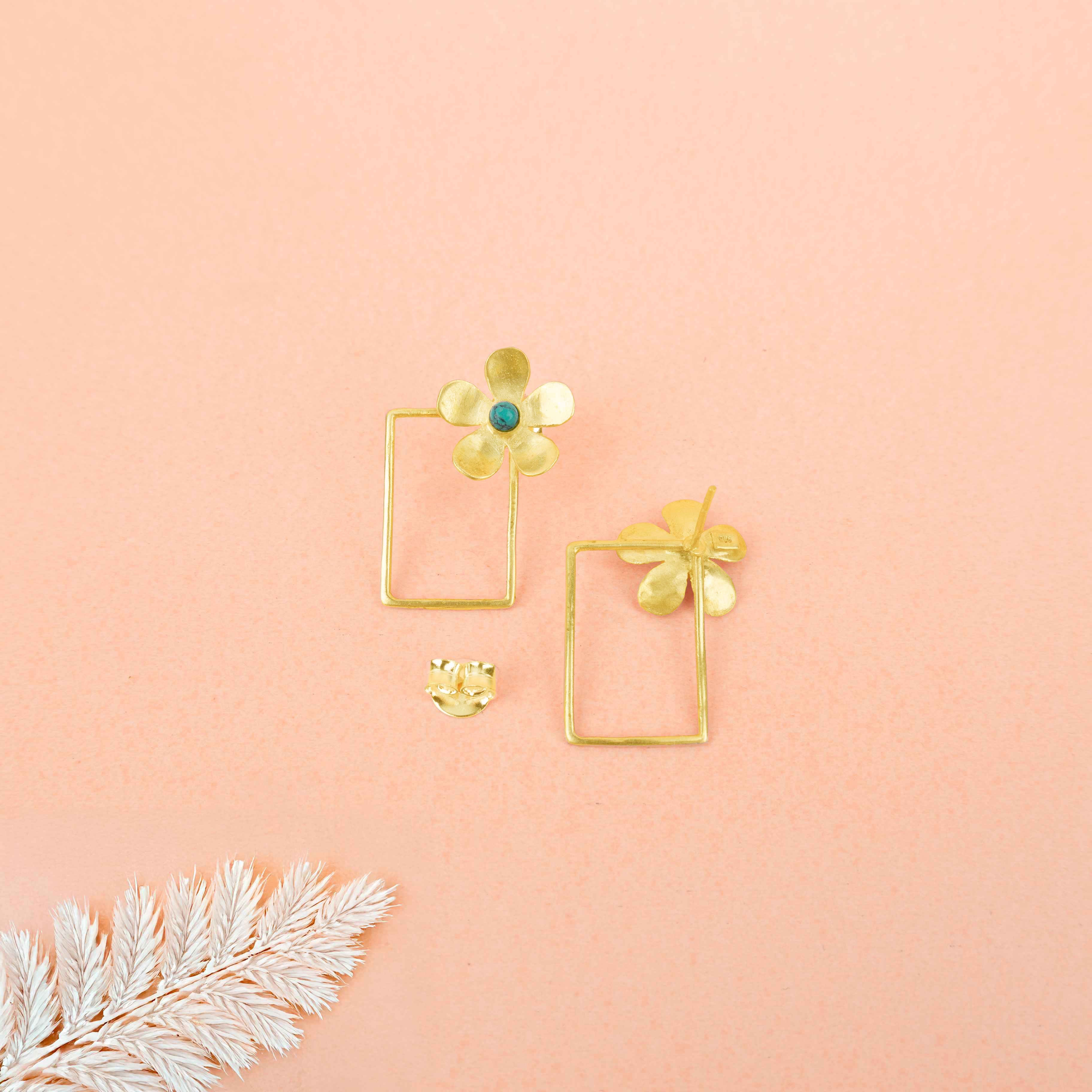 Moh Bloom Frame Stud Earrings