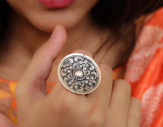 Moh Chitai Art Circular Ring