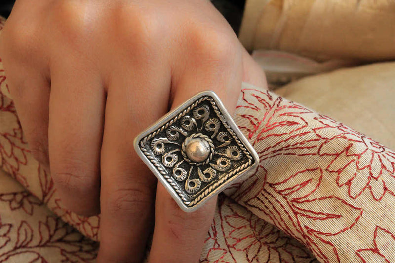 Moh Chitai Art Ring