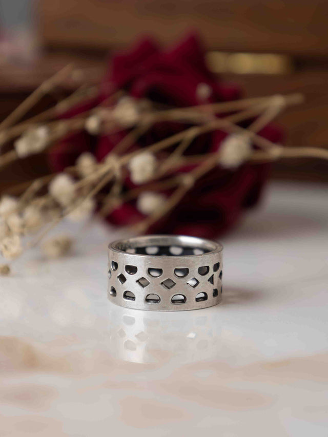 Moh Fine Carved Band Ring